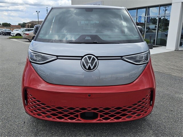 2025 Volkswagen ID. Buzz Pro Plus photo 2