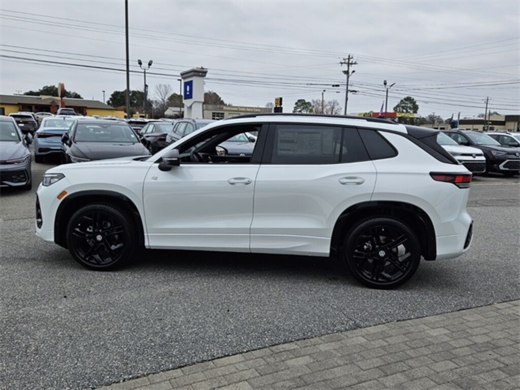 New 2026 Volkswagen Tiguan 2.0T SE R-Line Black SUV