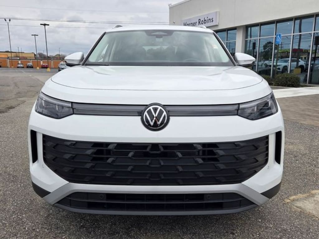 Used 2025 Volkswagen Tiguan 2.0T SE SUV