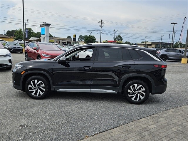 2025 Volkswagen Tiguan S photo 2