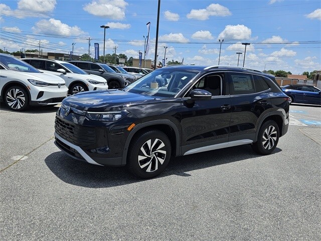 2025 Volkswagen Tiguan S photo 3
