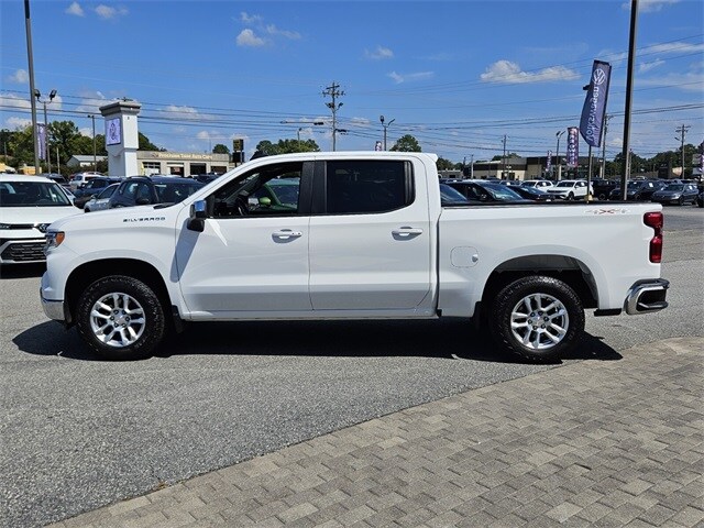 2024 Chevrolet Silverado 1500 LT photo 4