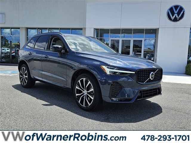 2023 Volvo XC60 B5 FWD Ultimate Dark