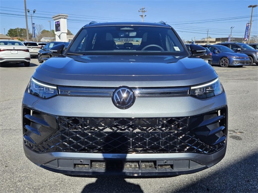 New 2026 Volkswagen Tiguan 2.0T SE R-Line Black SUV
