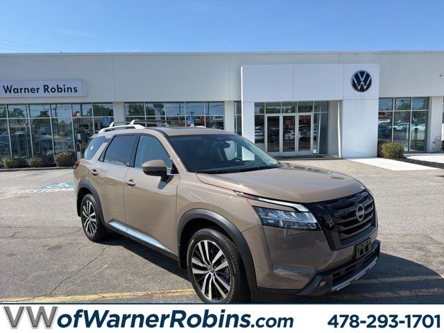 2024 Nissan Pathfinder Platinum 4WD's photo