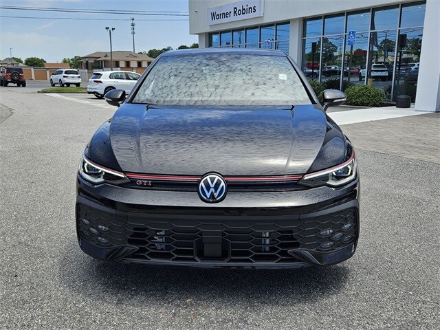 2025 Volkswagen Golf GTI SE photo 2