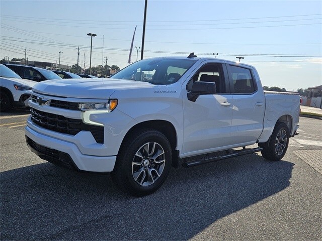 2022 Chevrolet Silverado 1500 RST photo 3