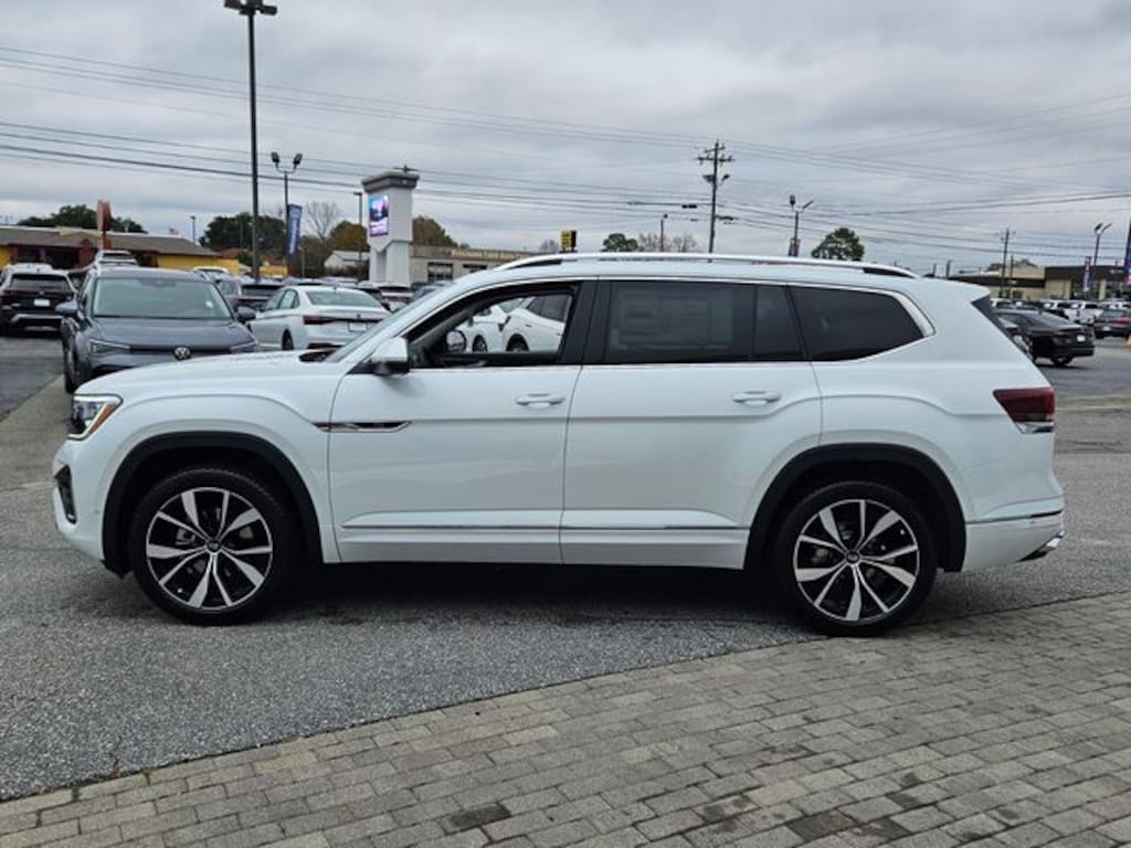 New 2026 Volkswagen Atlas 2.0T SEL Premium R-Line SUV