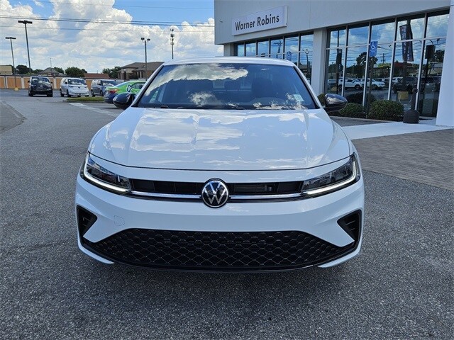 2025 Volkswagen Jetta 1.5T Sport photo 2