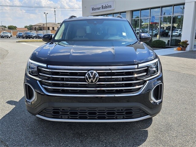 2026 Volkswagen Atlas SE photo 2