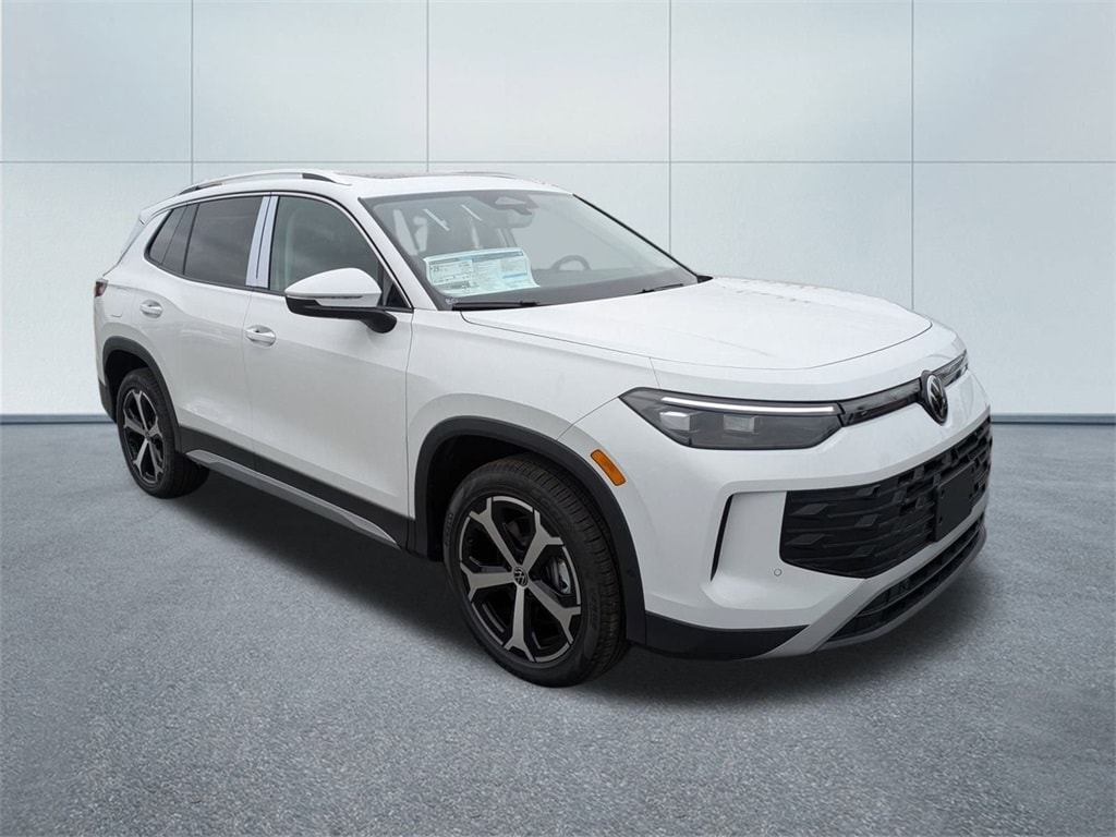 2026 Volkswagen Tiguan SE's photo