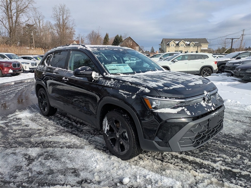 2026 Volkswagen Taos SE Black's photo