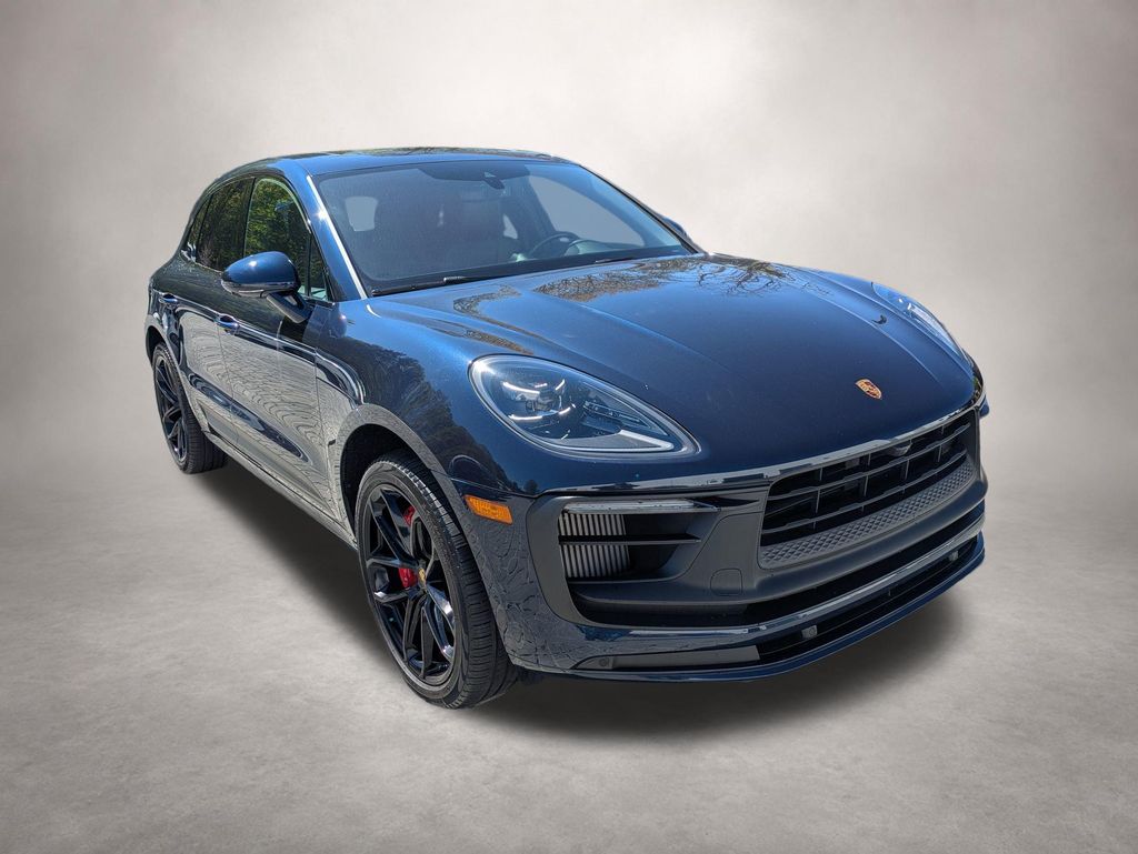 2022 Porsche Macan GTS's photo
