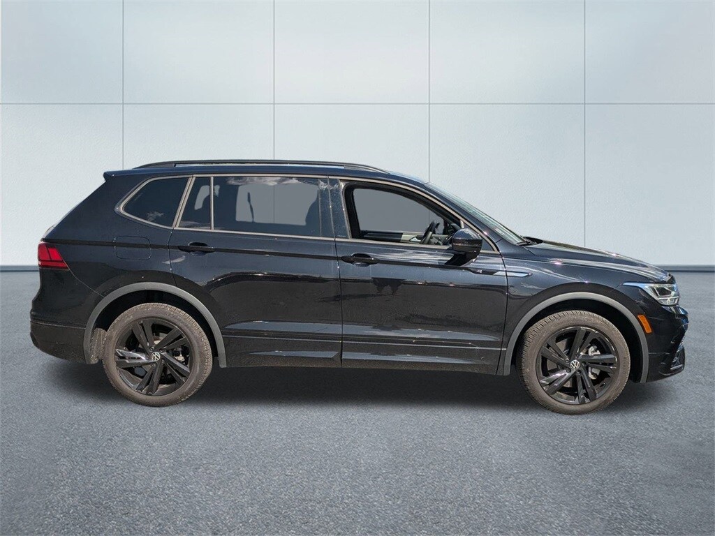 Used 2024 Volkswagen Tiguan SE R-LINE BLACK with VIN 3VV8B7AXXRM031656 for sale in Pittsfield, MA