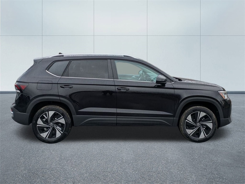New 2026 Volkswagen Taos 1.5T SE SUV