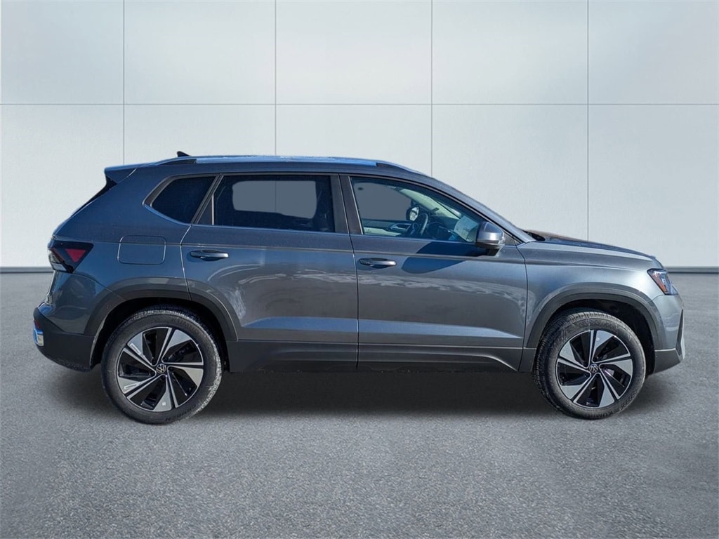 New 2026 Volkswagen Taos 1.5T SE SUV