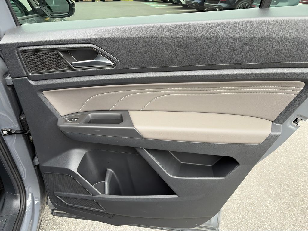 2023 Volkswagen Atlas Cross Sport SEL R-Line Black - Photo 28
