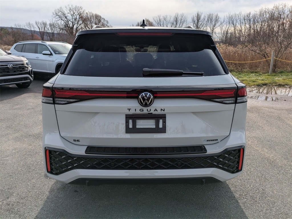 New 2026 Volkswagen Tiguan 2.0T SE R-Line Black SUV