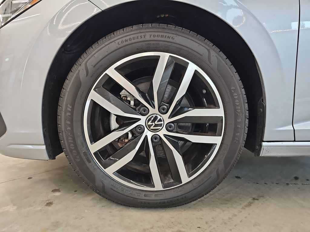 2025 Volkswagen Jetta SE - Photo 23