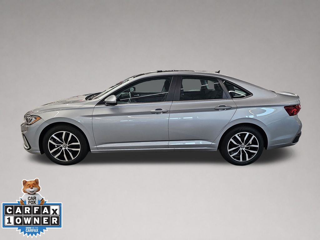 2025 Volkswagen Jetta SE - Photo 6
