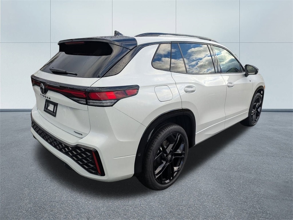 New 2026 Volkswagen Tiguan 2.0T SE R-Line Black SUV