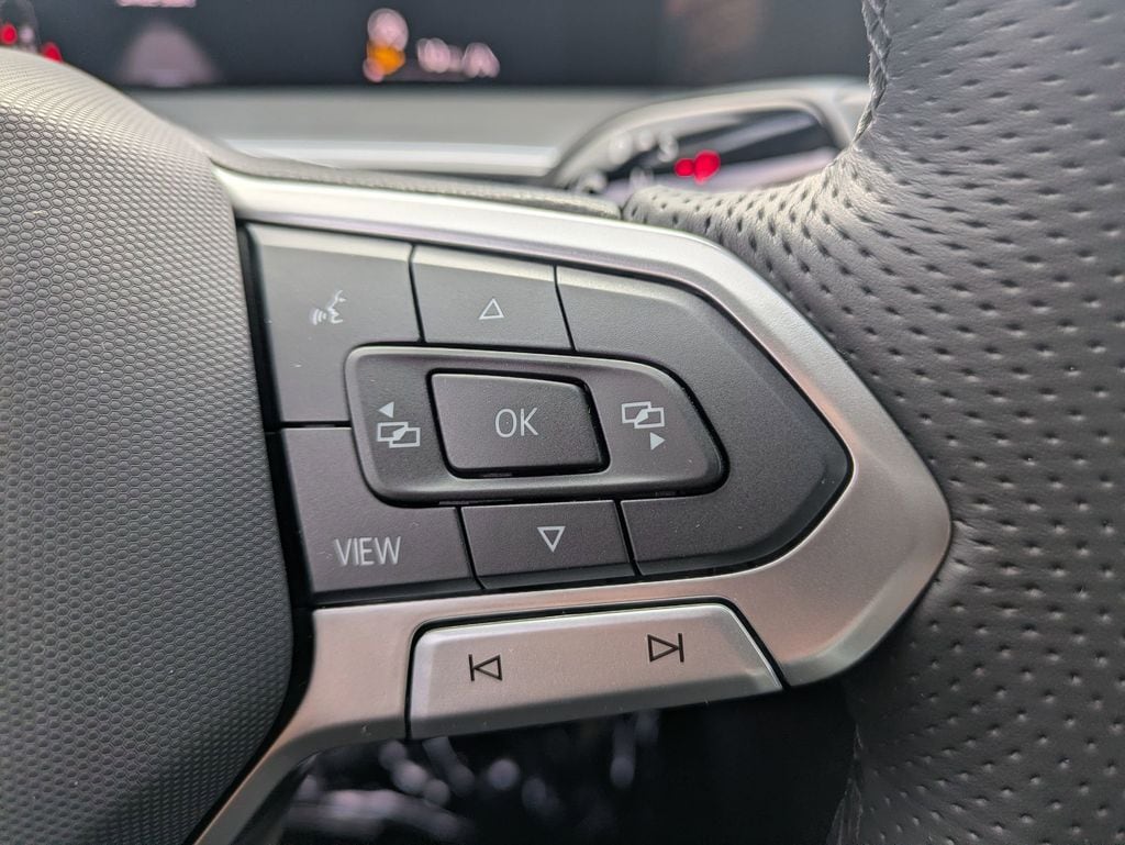 2026 Volkswagen Tiguan SE R-LINE BLACK - Photo 19