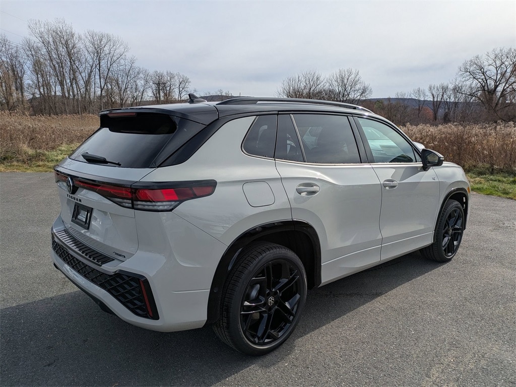 New 2026 Volkswagen Tiguan 2.0T SE R-Line Black SUV