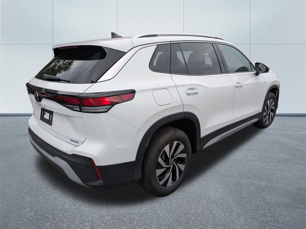 2025 Volkswagen Tiguan S photo 3