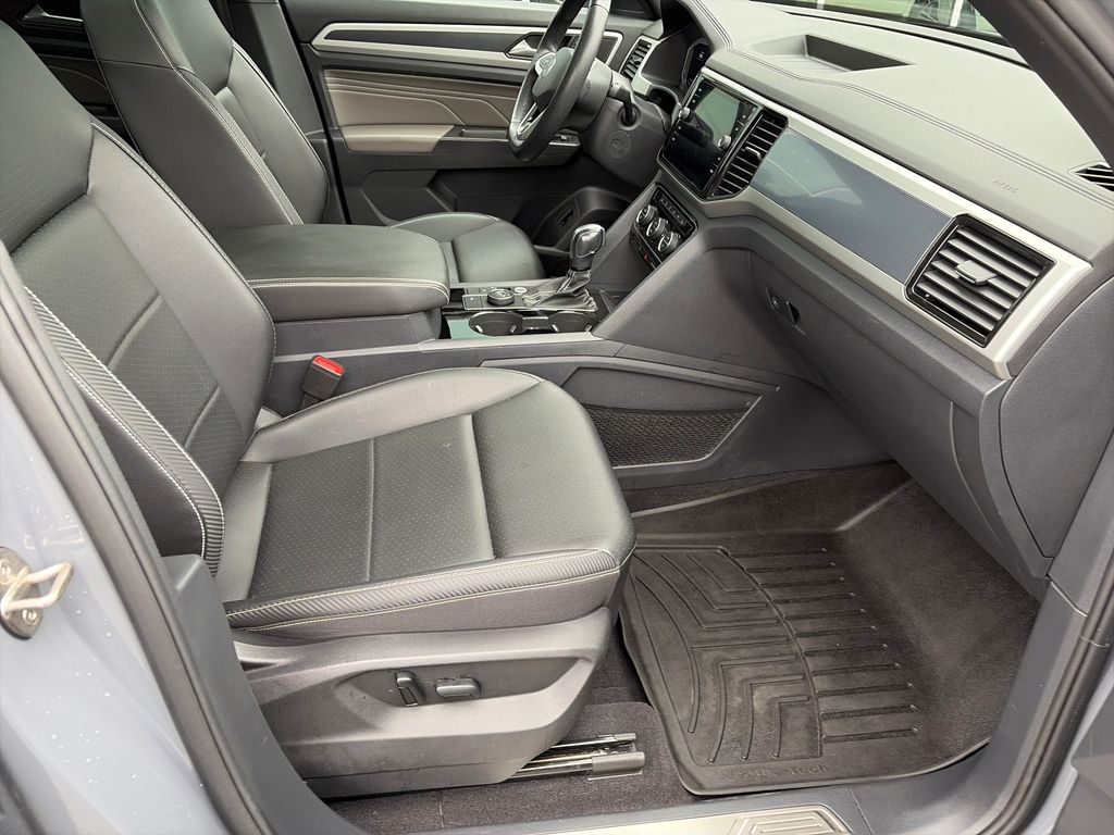 2023 Volkswagen Atlas Cross Sport SEL R-Line Black - Photo 11