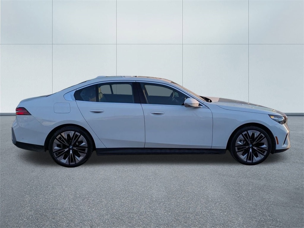 Used 2024 BMW 530i xDrive Sedan