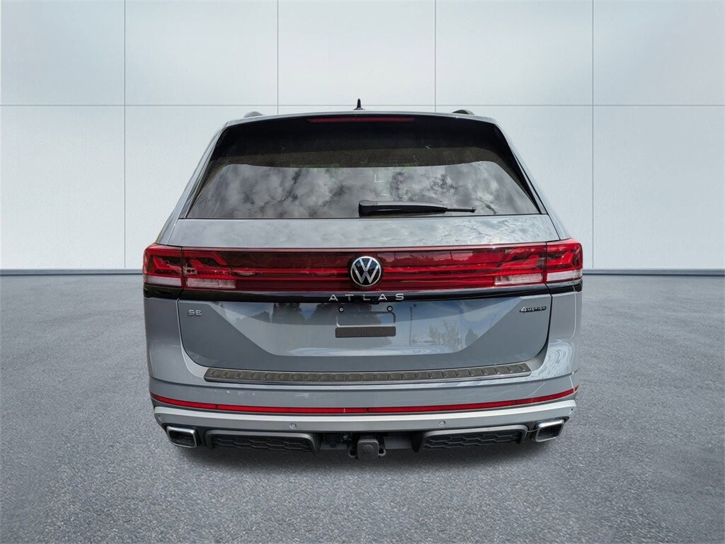 2025 Volkswagen Atlas Peak Edition SE photo 3