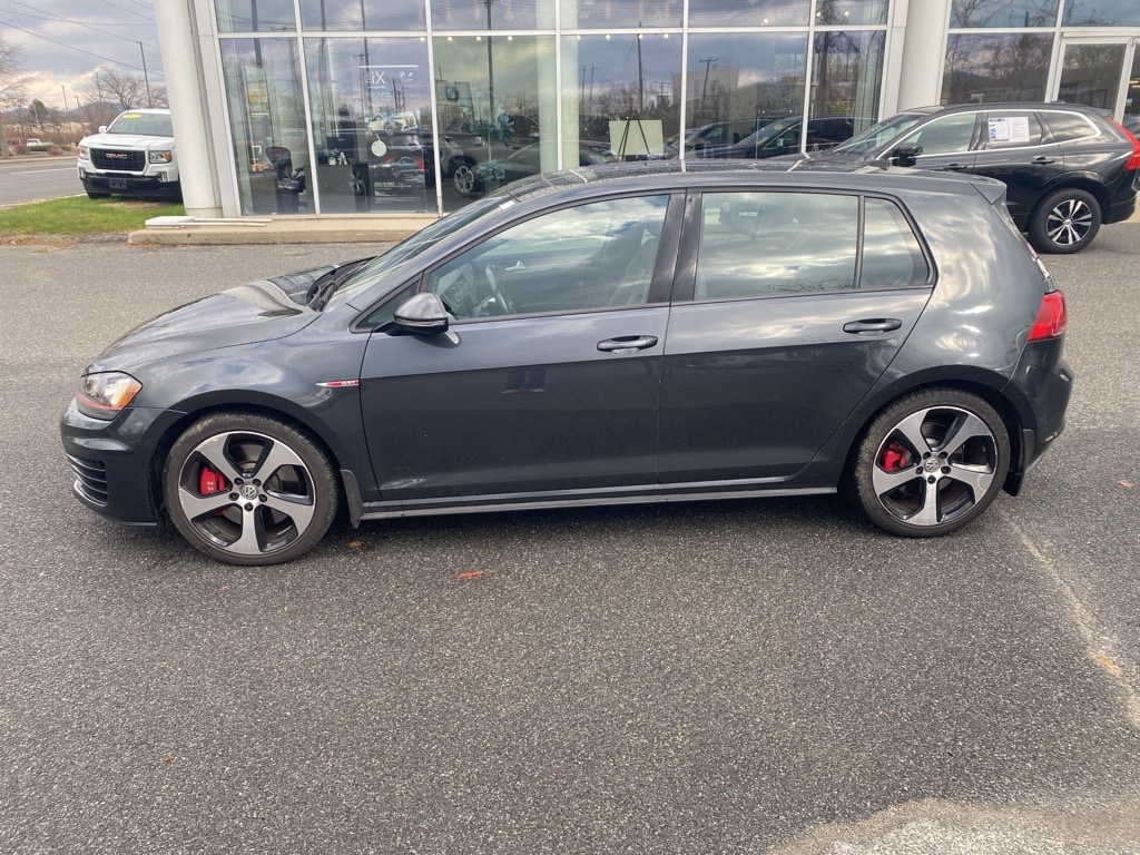 2017 Volkswagen Golf GTI SE's photo
