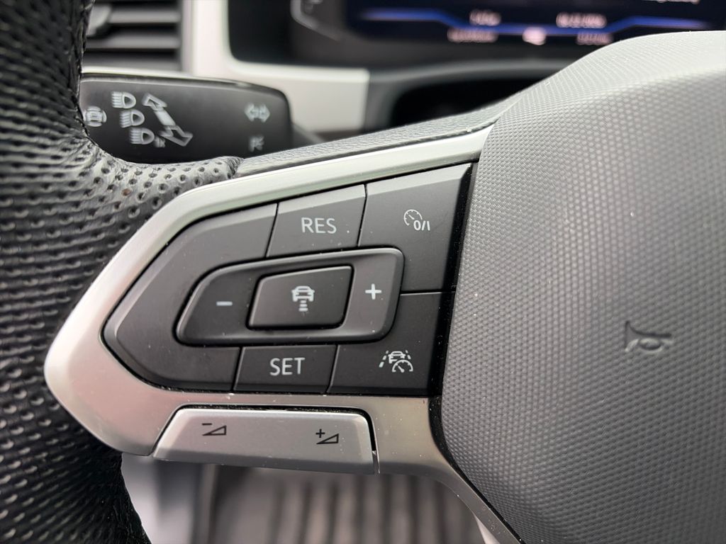 2023 Volkswagen Atlas Cross Sport SEL R-Line Black - Photo 29