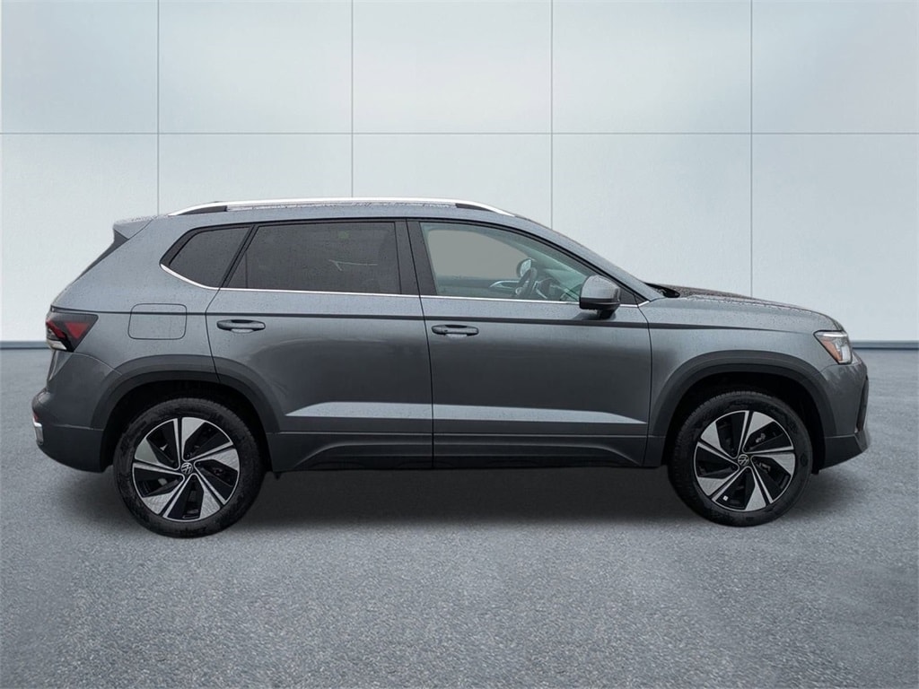 New 2026 Volkswagen Taos 1.5T SE SUV