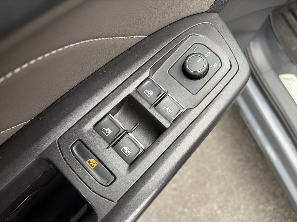 2023 Volkswagen Atlas Cross Sport SEL R-Line Black - Photo 19