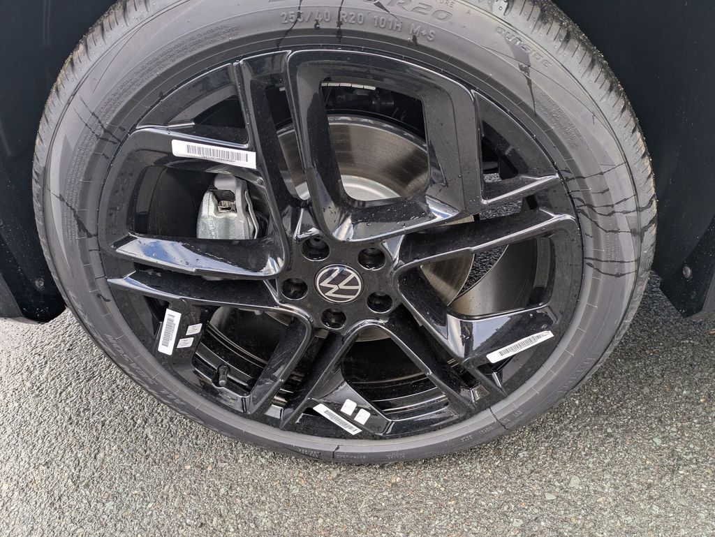 2026 Volkswagen Tiguan SE R-LINE BLACK - Photo 9