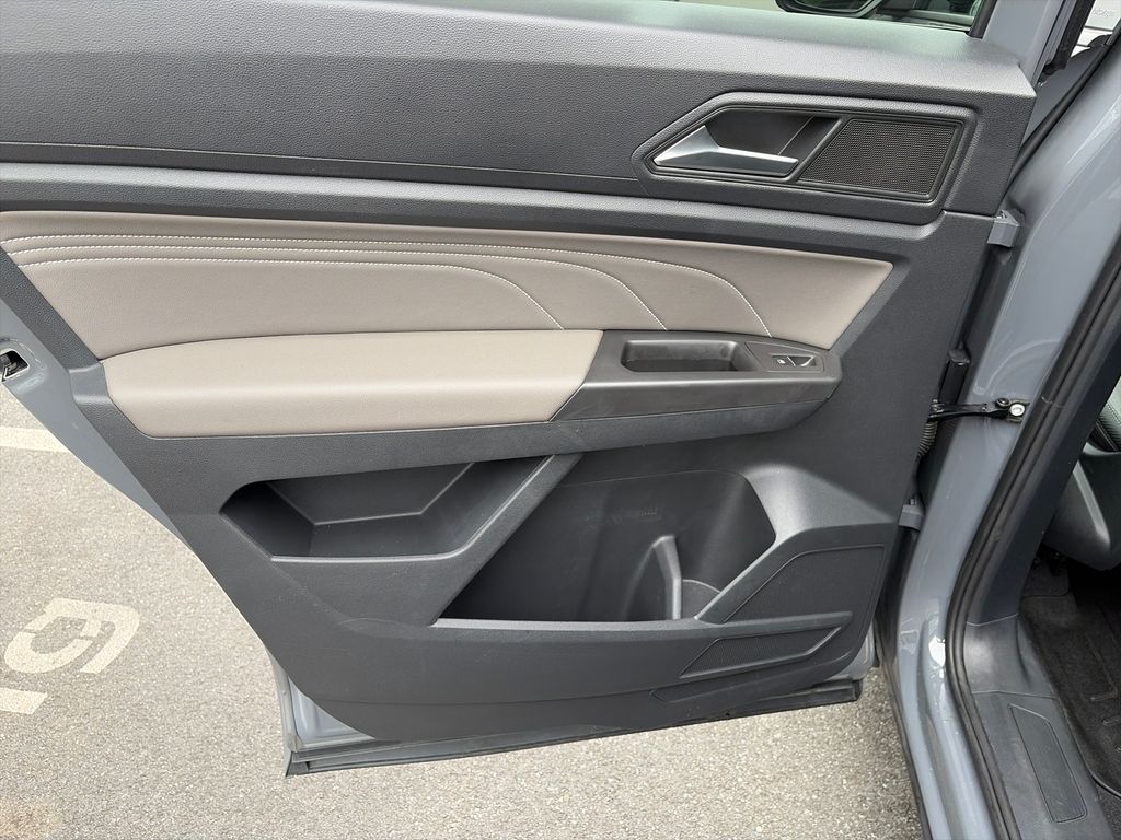2023 Volkswagen Atlas Cross Sport SEL R-Line Black - Photo 26