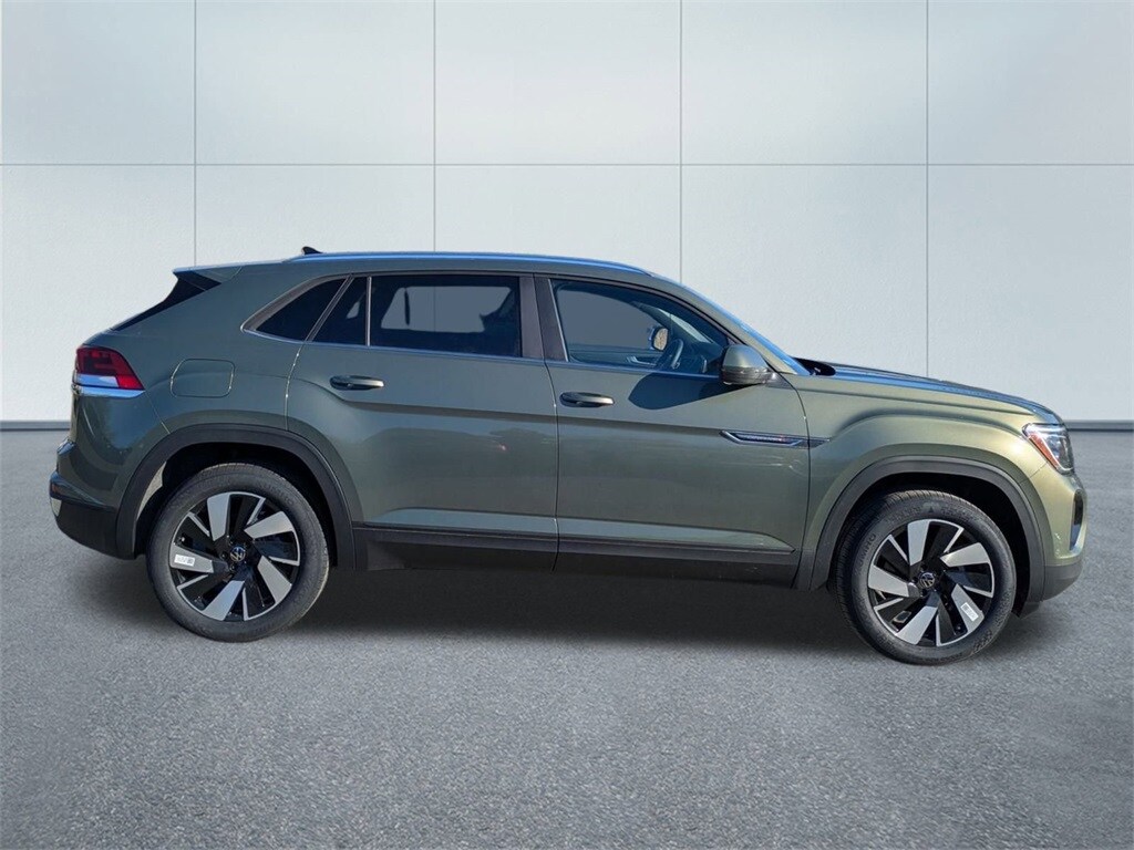 2026 Volkswagen Atlas Cross Sport SE Technology photo 2