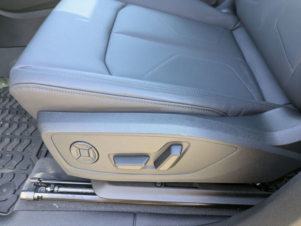 2025 Audi Q3 S Line Premium - Photo 16