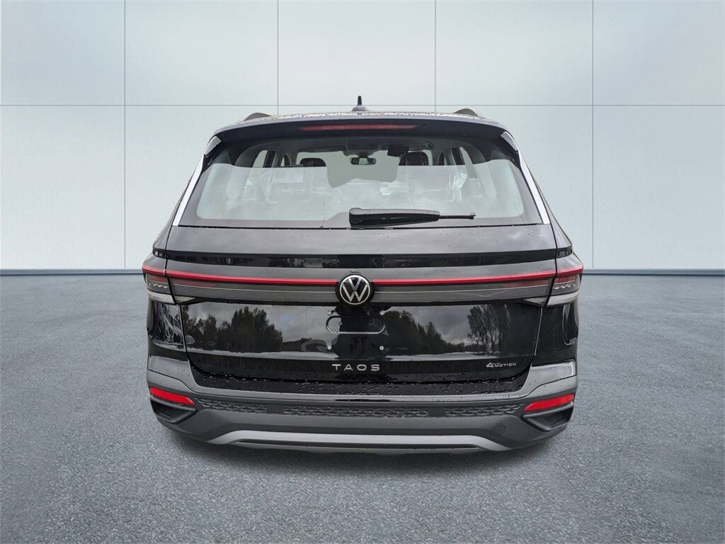2025 Volkswagen Taos S photo 4