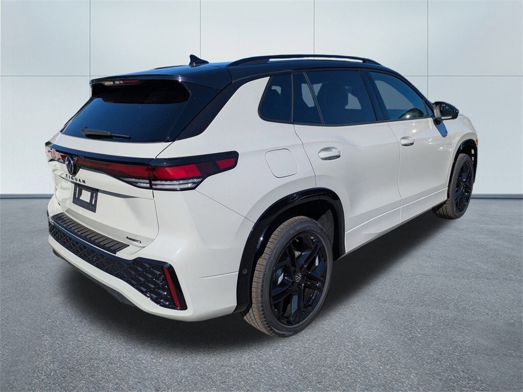 2025 Volkswagen Tiguan SE R-Line Black photo 3