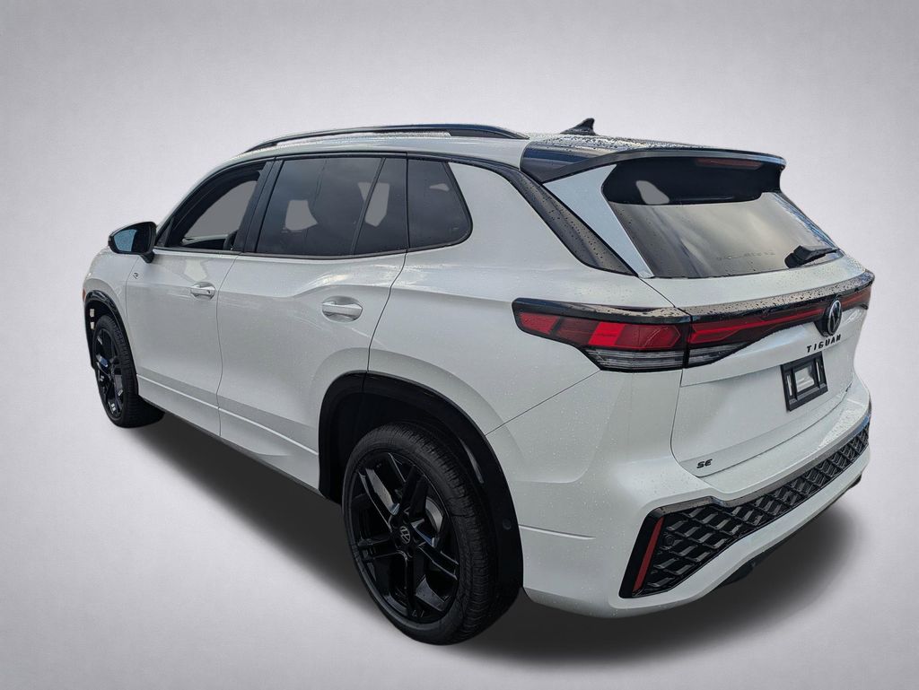 2026 Volkswagen Tiguan SE R-LINE BLACK - Photo 5
