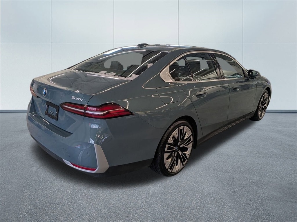 Used 2025 BMW 530i xDrive Sedan