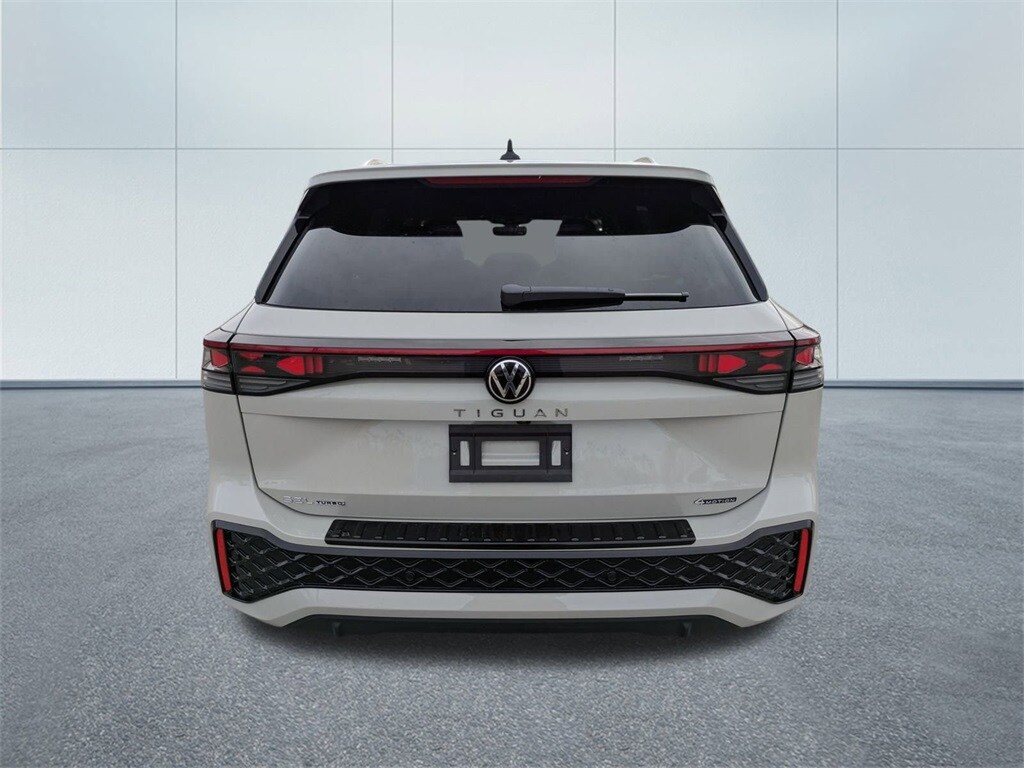 2026 Volkswagen Tiguan SEL R-Line photo 3