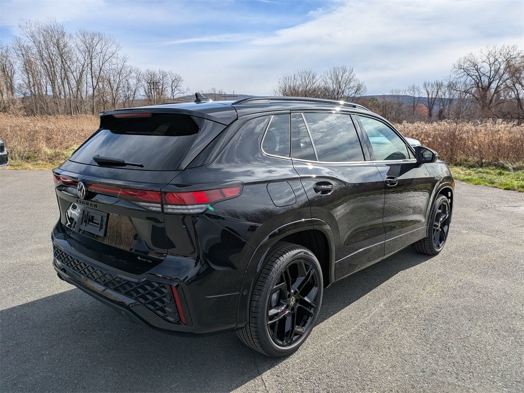 New 2026 Volkswagen Tiguan 2.0T SE R-Line Black SUV