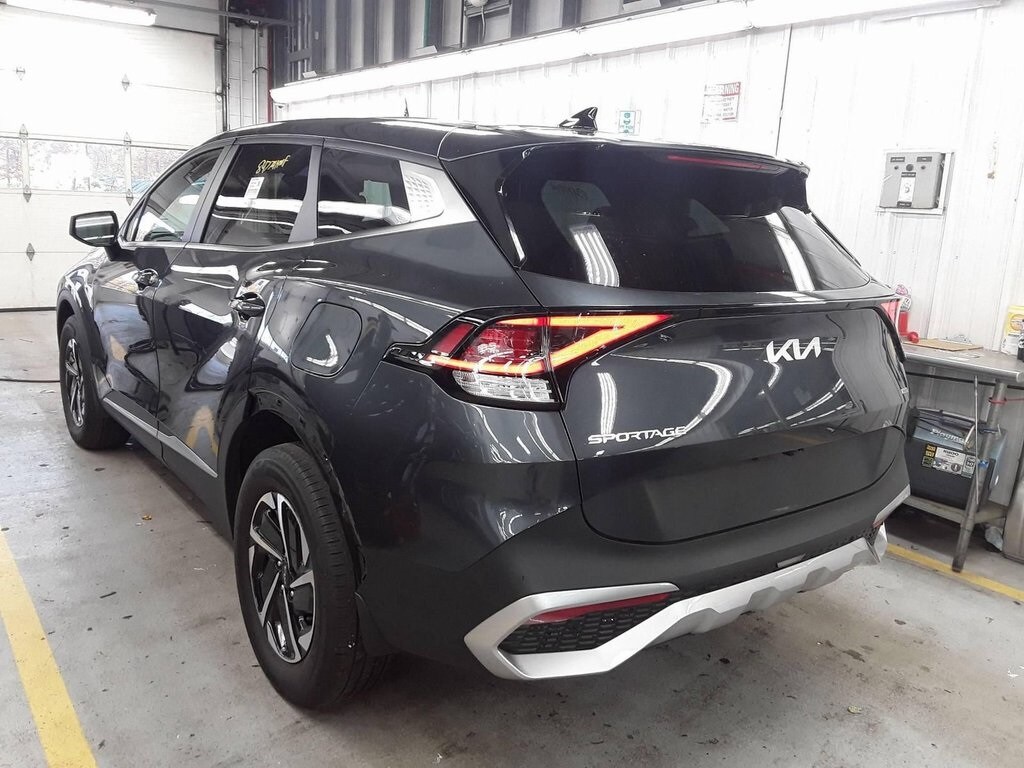 2023 Kia Sportage Hybrid LX photo 3