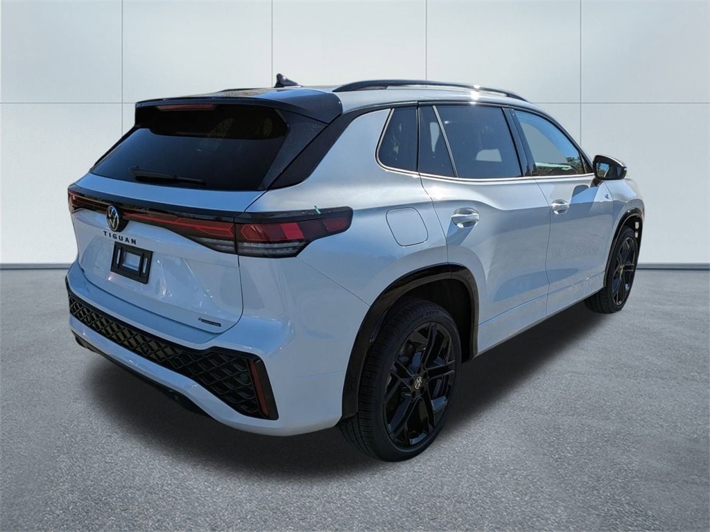 New 2025 Volkswagen Tiguan 2.0T SE R-Line Black SUV