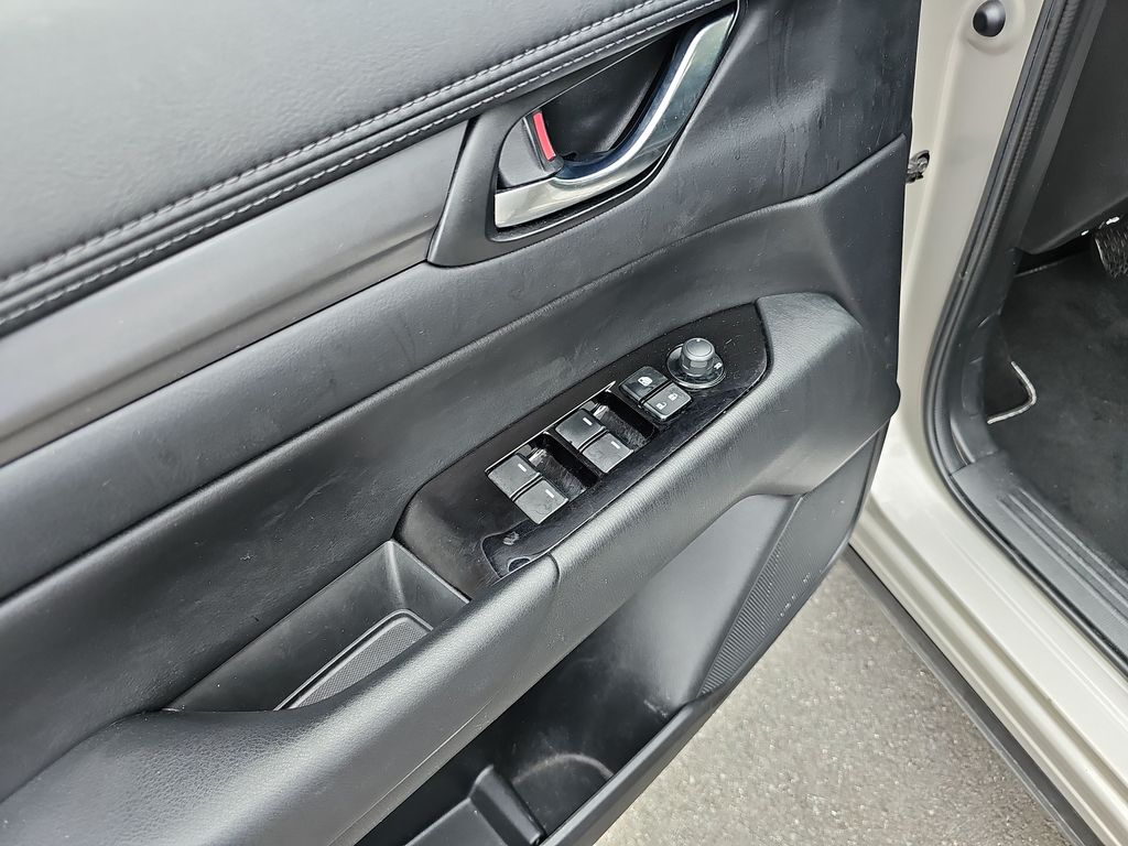 2024 Mazda CX-5 S Preferred package - Photo 19