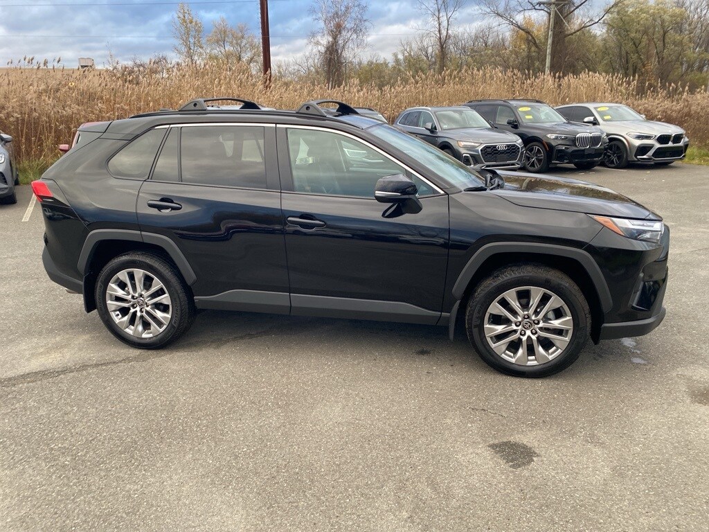2024 Toyota RAV4 XLE Premium photo 4
