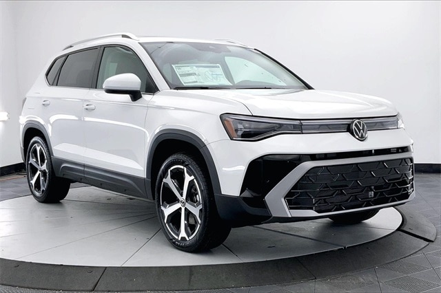 2026 Volkswagen Taos SEL's photo